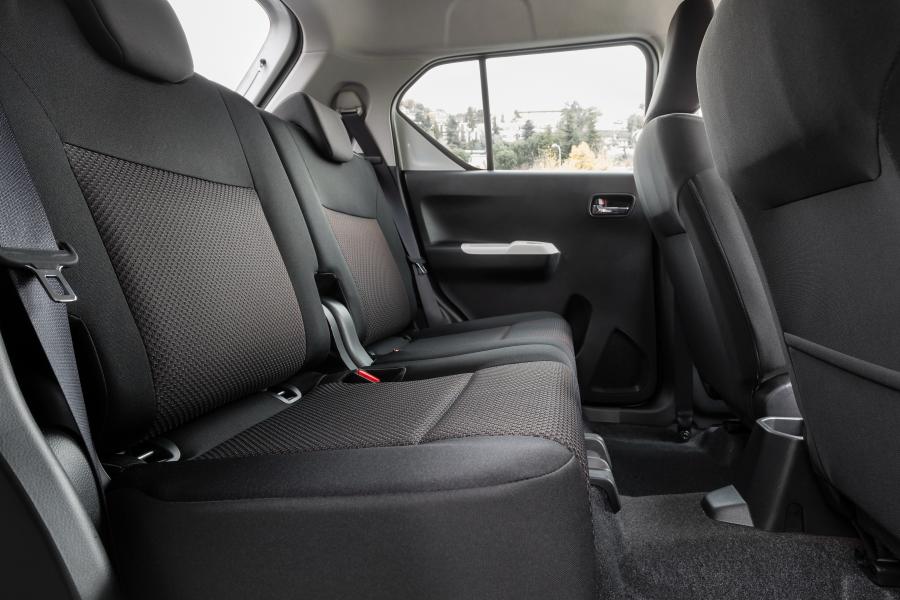 Интерьер Suzuki Ignis 2016 года  (WW) (фото 20 из 40)